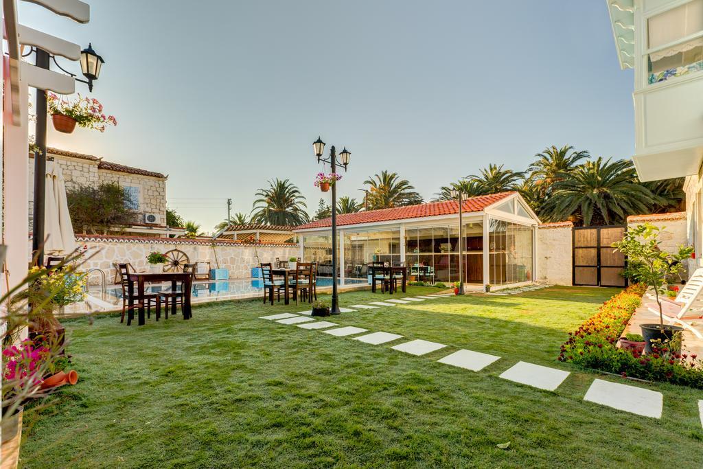 Bellapietra Hotel Alacatı Bagian luar foto