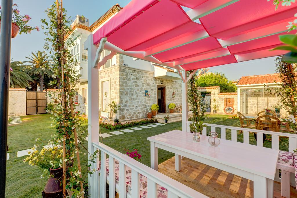 Bellapietra Hotel Alacatı Bagian luar foto