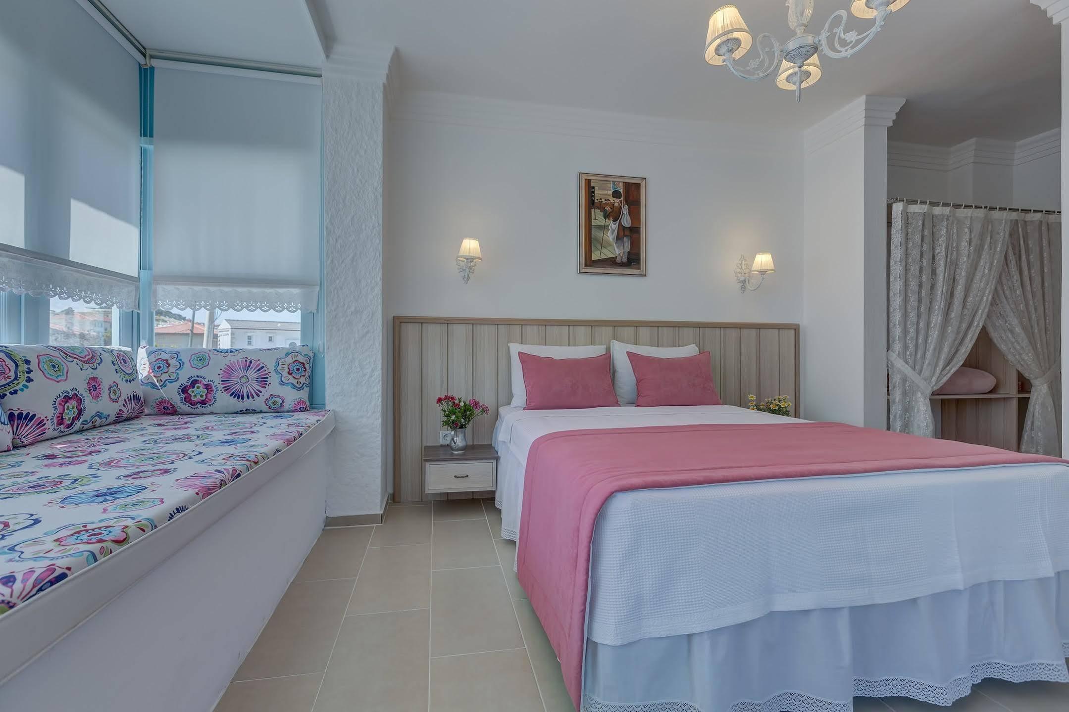Bellapietra Hotel Alacatı Bagian luar foto